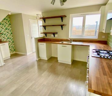 3 bedroom detached house to rent - Photo 5