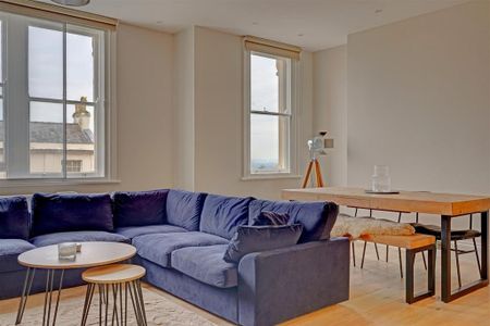 3 bedroom apartment to rent - Photo 2