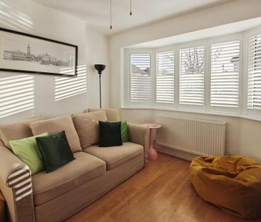 4 bedroom semi-detached house to rent - Photo 2