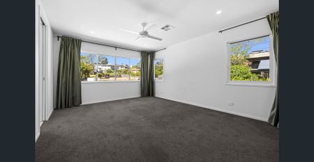 Spacious Family Living in Coorparoo! - Photo 4