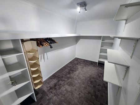 Dream Family Home with Massive Workshop & Dual Access - Tradies' Paradise! - Photo 2