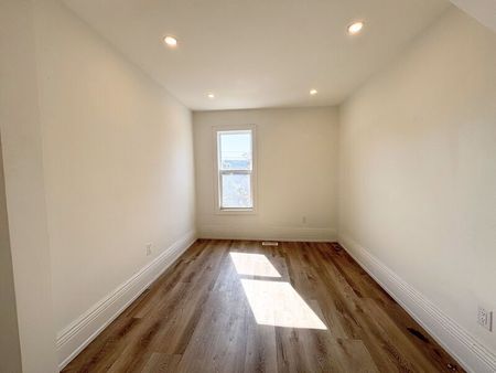 $1,999 / 4 br / 1 ba / 26 Cayuga st unit B - Photo 3