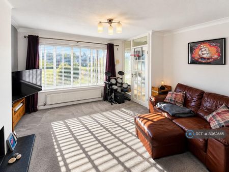 3 bedroom terraced house to rent - Photo 3