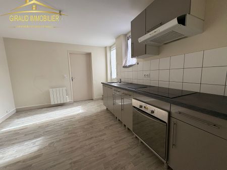 Location Appartement 3 pièces 53m² POUILLY SOUS CHARLIEU 42720 - Photo 4