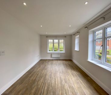 Emerald Avenue, Fleet, Hampshire, GU51 - Photo 1