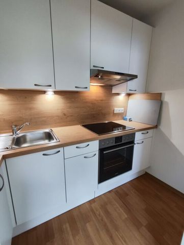 Unbefristet, wunderschöne ruhige Wohnung mit Grünblick im 2.OG, 3 Min zur U3, sehr sicheres Haus, RIN 22 - Photo 5