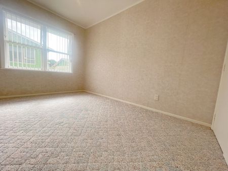 Sunny cozy two bedroom unit in a sought-after Royal Oak. - Photo 4