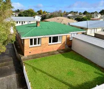 Charming 3-Bedroom Family Home in Papakura, Auckland - Photo 4