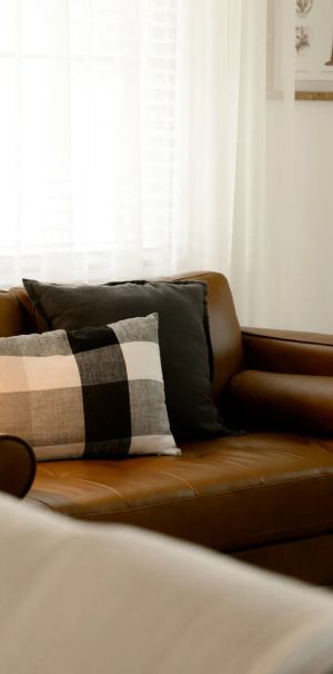 Elegant Family Living in a Sought-After Locale - Photo 1