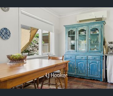 Charming 3x1 Cottage on a Spacious Block in East Bunbury - Photo 3