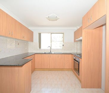 BRIGHT & SUNNY 2 BEDROOM UNIT - Photo 3