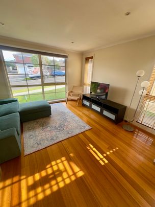 Endeavour Hills - Photo 1