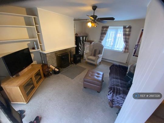 2 bedroom semi-detached house to rent - Photo 1