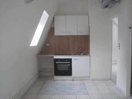 A LOUER APPARTEMENT PROCHE CENTRE VILLE ET GARE ST QUENTIN 02100 - Photo 3