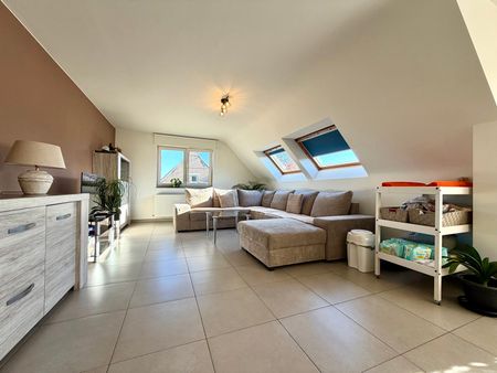 Zeer knap, ruim appartement met 2 slpks en garage - Photo 3