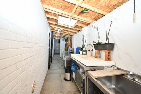 5 bedroom semi-detached house to rent - Photo 5