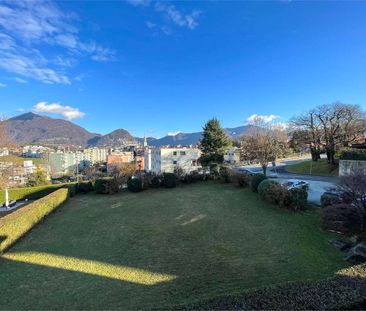 Elegant renovated 4.5-room apartment with a terrace in Breganzona - Photo 5