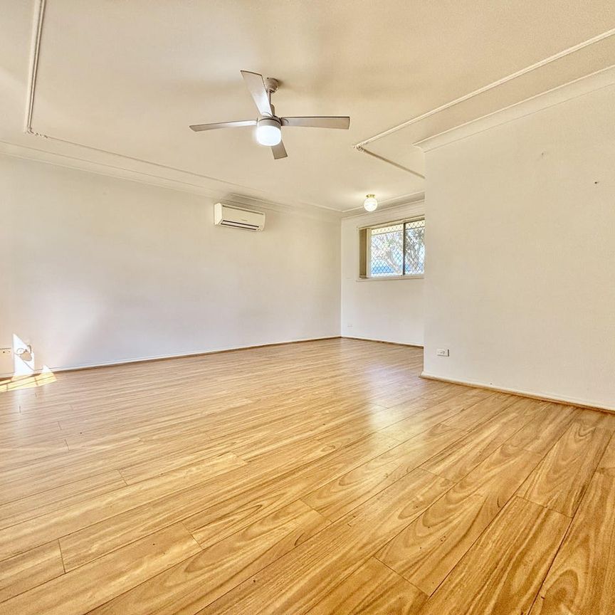 Generous Living Spaces with Excellent Indoor-Outdoor Flow... - Photo 1