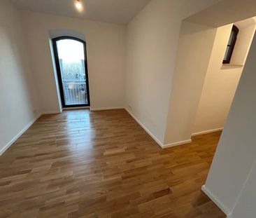 Erstbezug nach Sanierung - Exklusive 3- Zimmer Wohnung mit EBK und ... - Foto 2