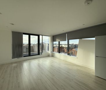 1 Bedroom Apartment - Photo 3