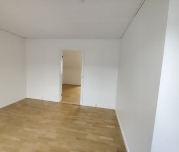 Stor og lys lejlighed på øverste etage - Photo 6