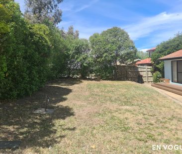 62 Tallara Parkway, Narrabundah ACT 2604 - House For Rent | Domain - Photo 3