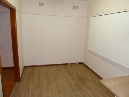 1 Byron Avenue, Ryde NSW 2112 - House For Rent | Domain - Photo 4