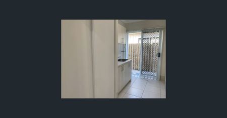 * Gas Hot Water & Cooking * Security Screens * - Photo 2