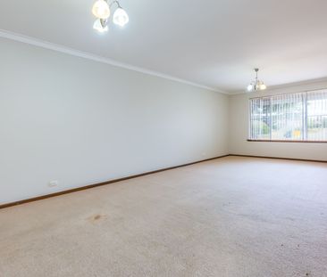 GREAT LOCATION & IN OBERTHUR PRIMARY SCHOOL & WILLETTON HIGH SCHOOL... - Photo 1