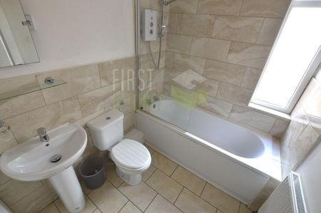 5 bedroom terraced house to rent - Photo 4