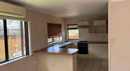 Pet free Brick and tile beauty in the Gardens - Photo 3