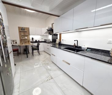 Location Maison 5 pièces 163m² ST DENIS 97417 - Photo 2