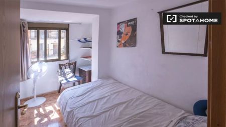 Room in a shared 4-bedroom apartment for rent in La Raiosa, Valencia perfect for students - Foto 4