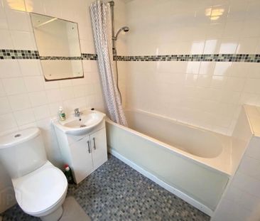 82 Greenore Street, Woodstock, Belfast, BT6 8NF - Photo 4