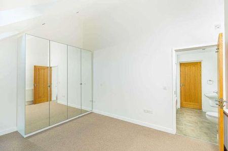 High Street, Marshfield, SN14 - Photo 2