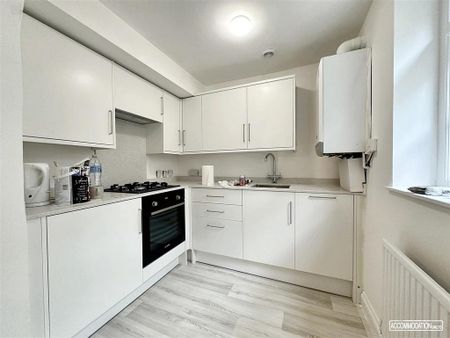 2 bedroom flat to rent - Photo 3