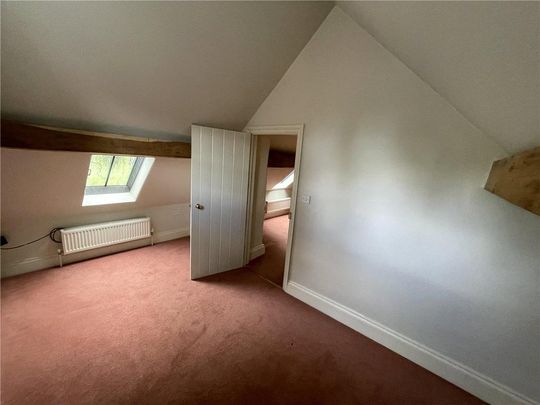 2 bedroom barn conversion to rent - Photo 1