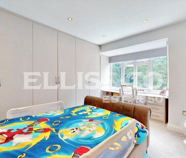 4 bedroom semi-detached house to rent - Photo 4