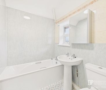 3 Bedroom Semi-Detached House - Photo 3