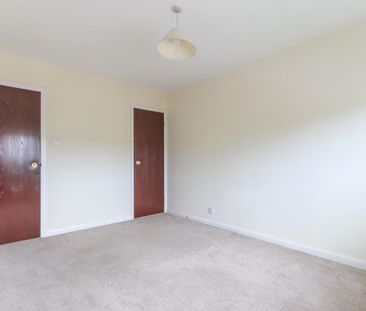 Kings Avenue, Watford, Hertfordshire, WD18 - Photo 3