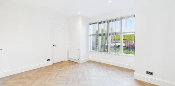 Elmers Drive, Teddington, TW11 - Photo 2