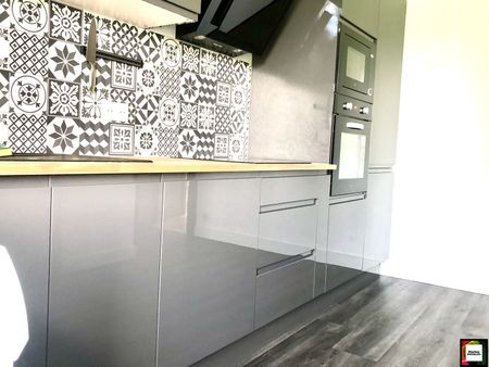 Location Appartement 4 pièces 70m² MONT ST MARTIN 54350 - Photo 2
