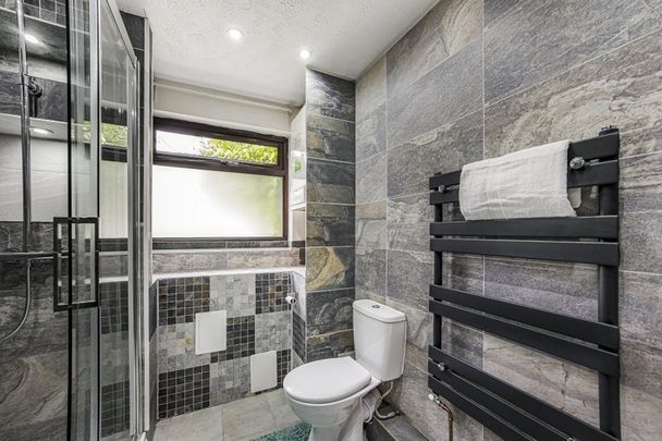 Room in a Shared House, High St, E15 - Photo 1