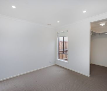 Light-filled, four bedroom home - Photo 1