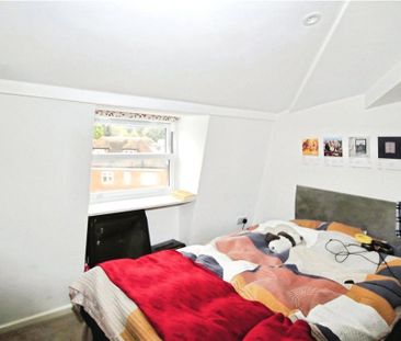 3 bedroom flat to rent - Photo 3