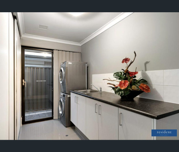 17 Wilkes Loop, Baldivis, WA 6171 - Photo 2