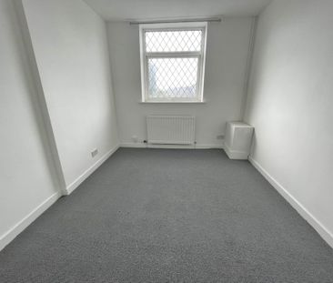 Oldham Road, Royton - Photo 2