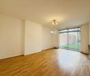 3 bedroom detached house to rent - Photo 2