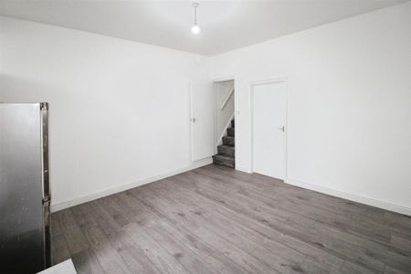 4 bedroom terraced house to rent - Photo 2