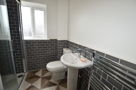 3 bedroom end of terrace house to rent - Photo 5